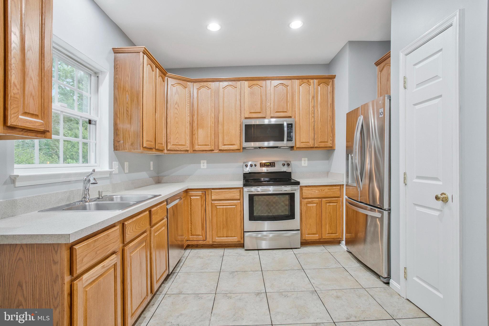 6312 Cross Ivy Road Elkridge, MD 21075 - Photo 3 of 17