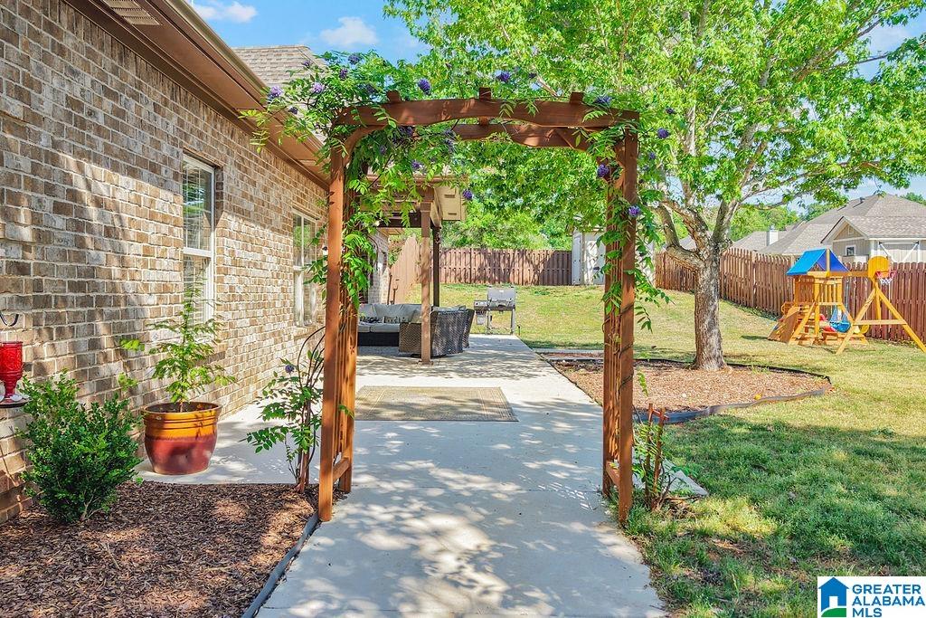 121 Tanglewood Drive Alabaster, AL 35007 - Photo 19 of 48