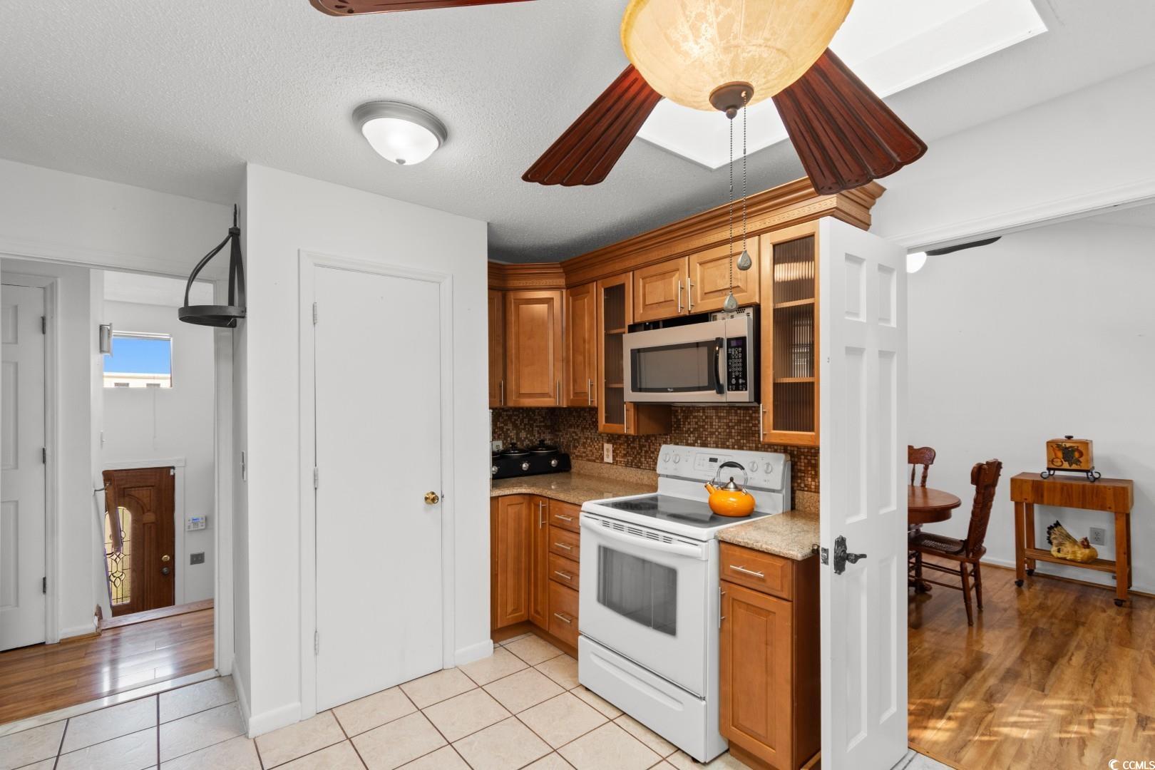 503 Plantation Drive Surfside Beach, SC 29575 - Photo 4 of 38