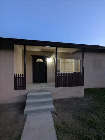 $2,050 | 1209 Wilson Road, Bakersfield, CA 93304
