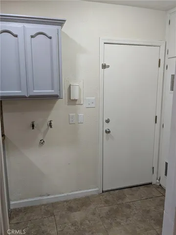 $2,050 | 1209 Wilson Road, Bakersfield, CA 93304