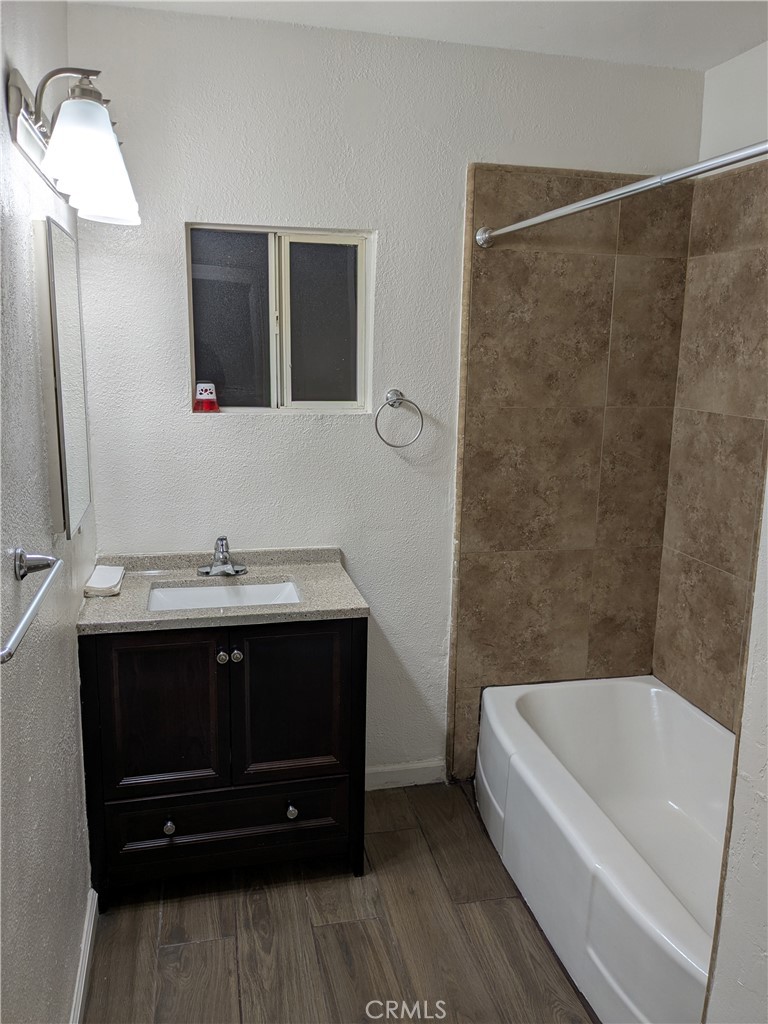 1209 Wilson Road Bakersfield, CA 93304 - Photo 10 of 16