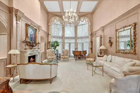 $2,000,000 | 10444 Litzsinger Road, St. Louis, MO 63131