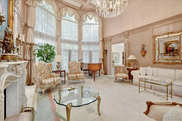 $2,000,000 | 10444 Litzsinger Road, St. Louis, MO 63131