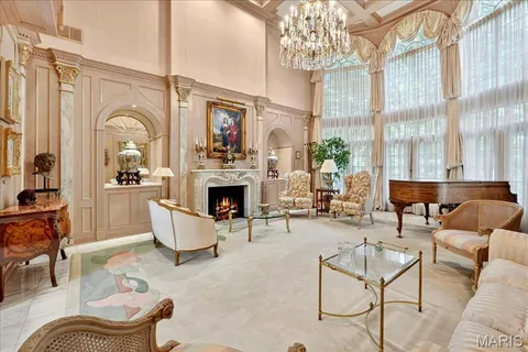 $2,000,000 | 10444 Litzsinger Road, St. Louis, MO 63131