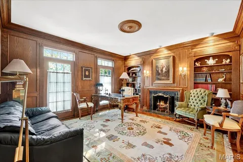 $2,000,000 | 10444 Litzsinger Road, St. Louis, MO 63131