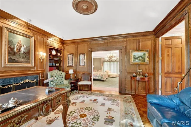 $2,000,000 | 10444 Litzsinger Road, St. Louis, MO 63131