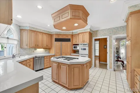 $2,000,000 | 10444 Litzsinger Road, St. Louis, MO 63131