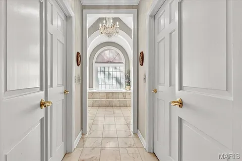 $2,000,000 | 10444 Litzsinger Road, St. Louis, MO 63131