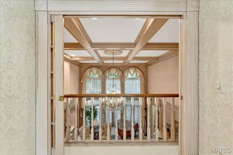 $2,000,000 | 10444 Litzsinger Road, St. Louis, MO 63131