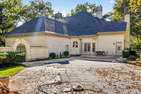 $2,000,000 | 10444 Litzsinger Road, St. Louis, MO 63131