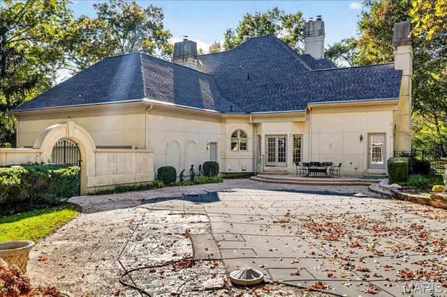 $2,000,000 | 10444 Litzsinger Road, St. Louis, MO 63131