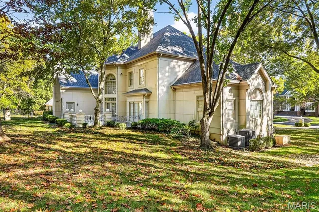 $2,000,000 | 10444 Litzsinger Road, St. Louis, MO 63131