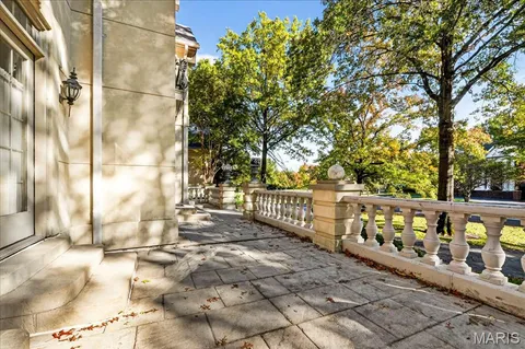 $2,000,000 | 10444 Litzsinger Road, St. Louis, MO 63131