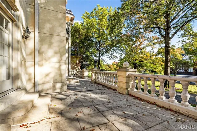 $2,000,000 | 10444 Litzsinger Road, St. Louis, MO 63131