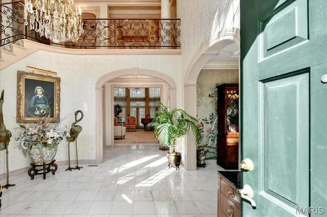 $2,000,000 | 10444 Litzsinger Road, St. Louis, MO 63131