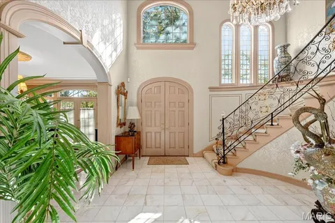 $2,000,000 | 10444 Litzsinger Road, St. Louis, MO 63131