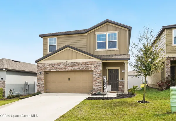 $359,000 | 2024 Hemingway Circle, Groveland, FL 34736