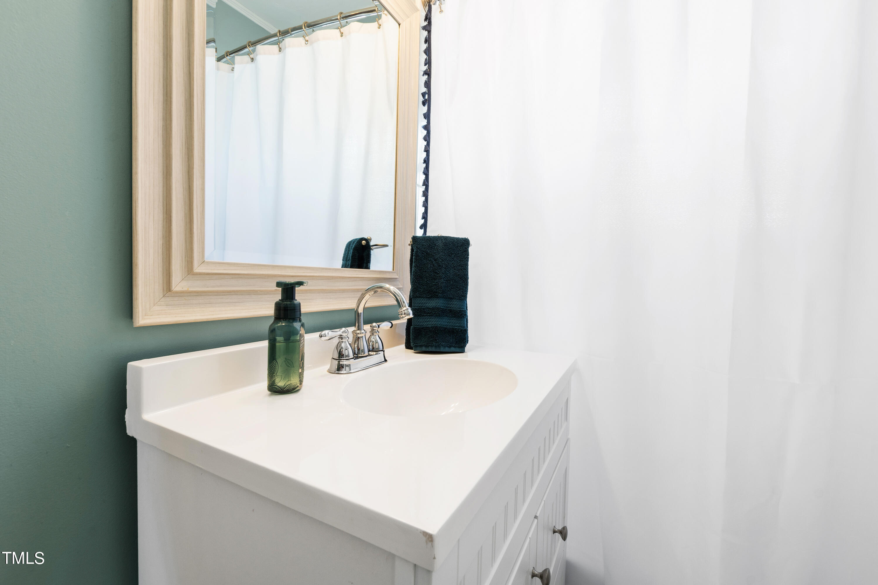 1801 Bickett Boulevard Raleigh, NC 27608 - Photo 23 of 36 BAthroom