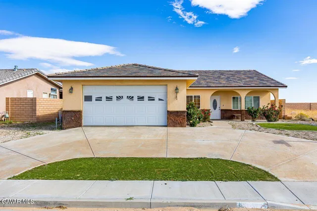 $299,900 | 20552 Verde Vista Parkway, California City, CA 93505