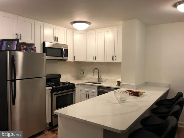 $2,400 | 950 25th Street Northwest, Unit 508N, Washington, DC 20037
