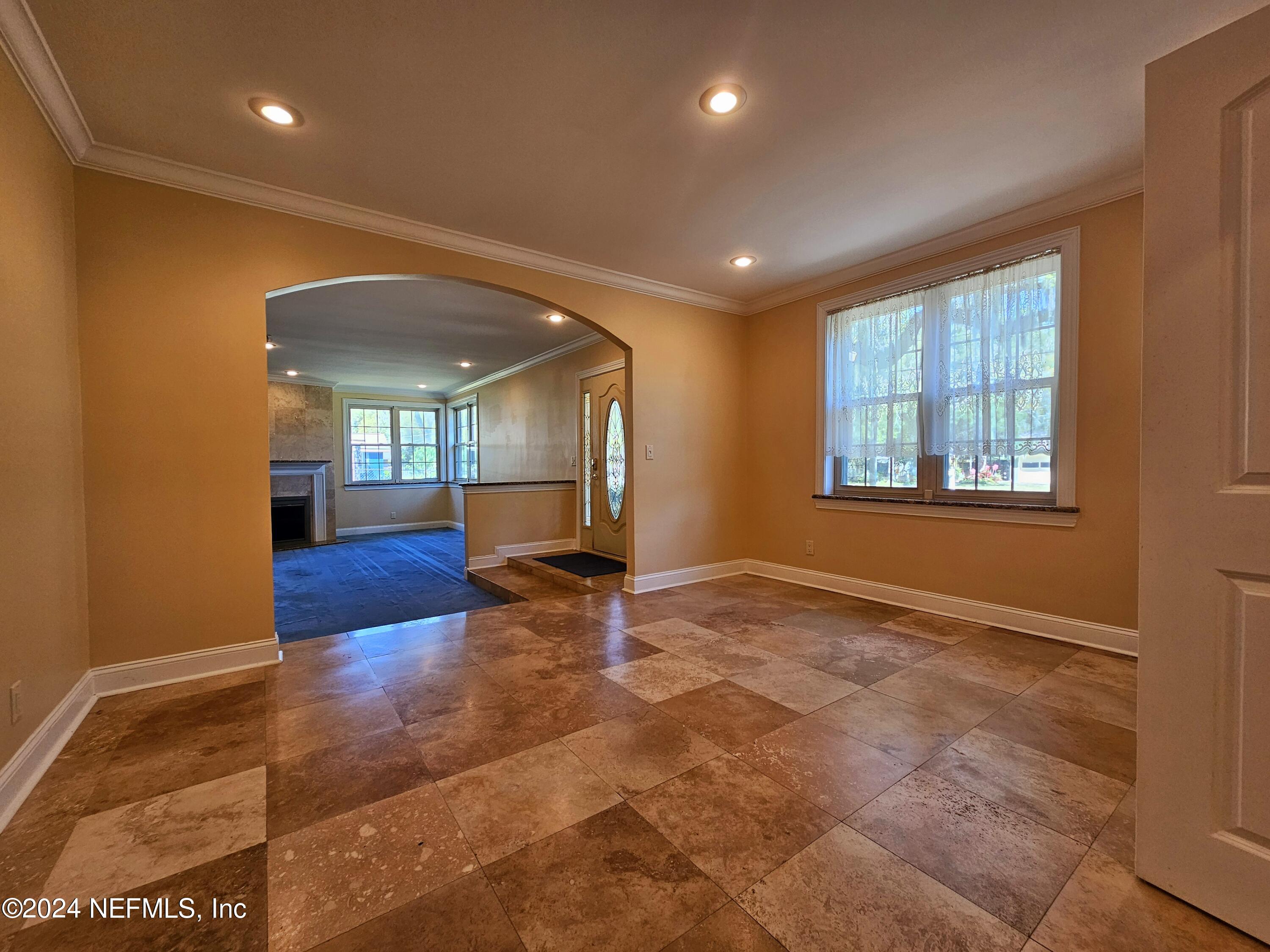 5306 Cruz Road Jacksonville, FL 32207 - Photo 8 of 40 20240315_113914