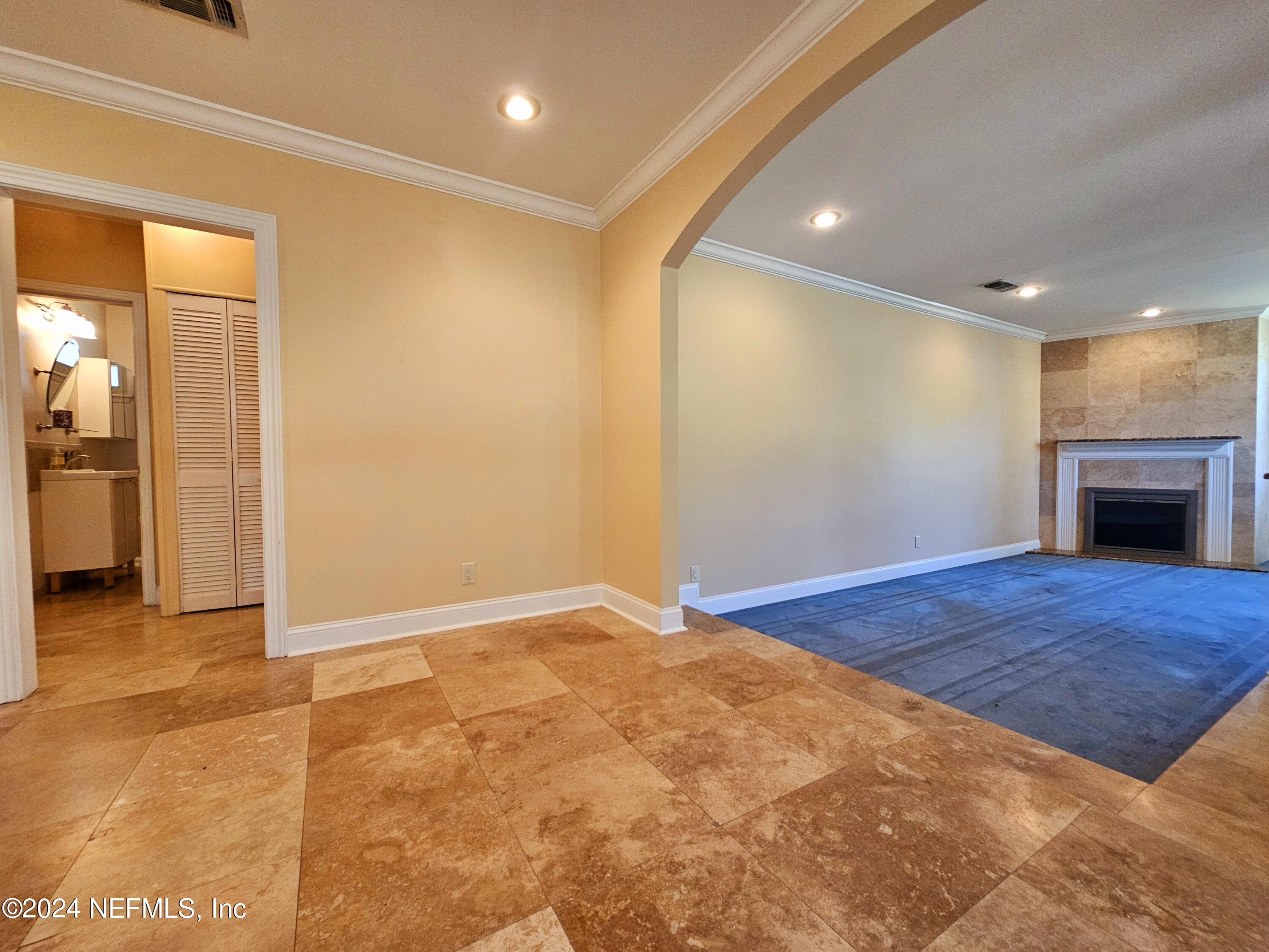 5306 Cruz Road Jacksonville, FL 32207 - Photo 9 of 40 20240315_113930