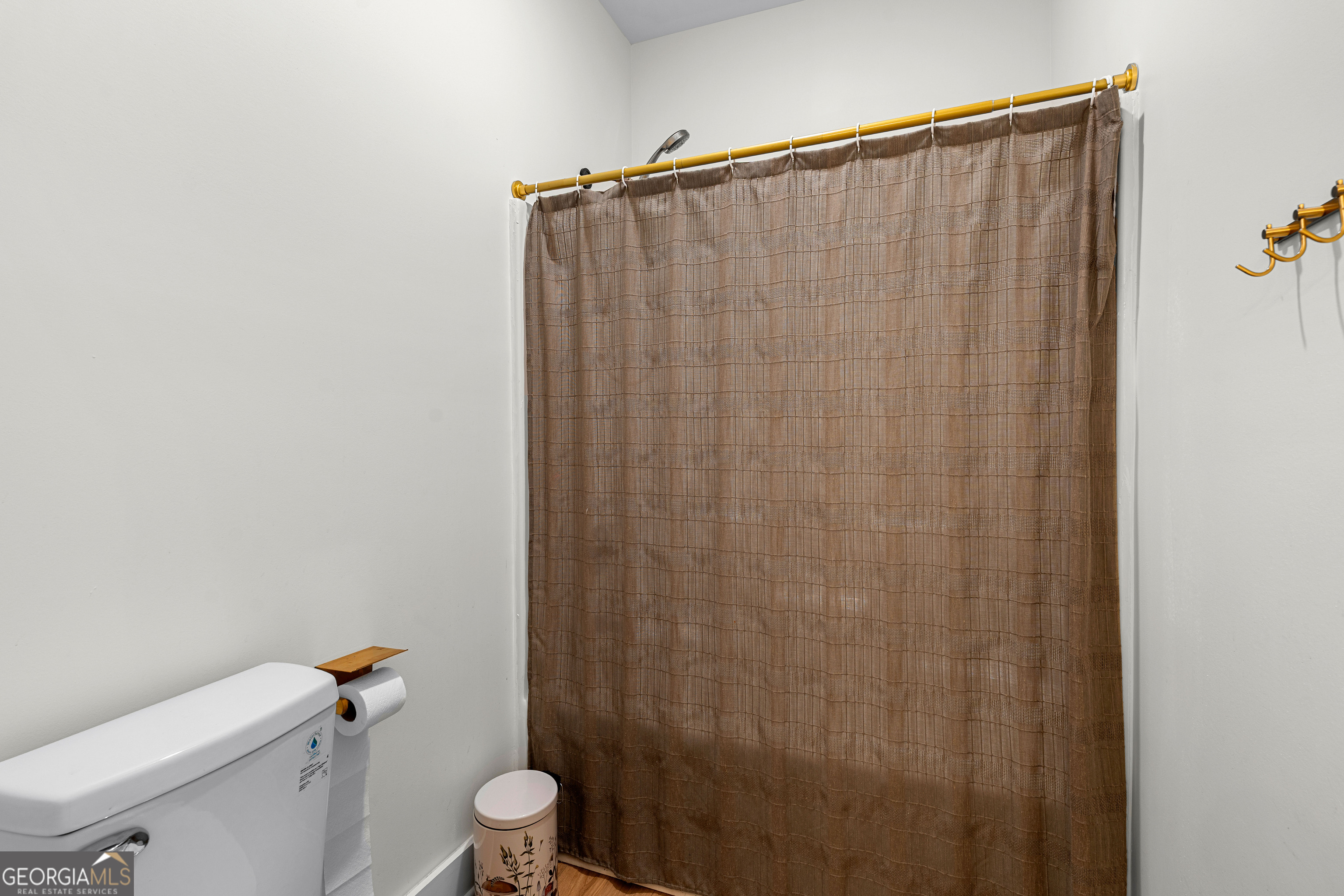 425 Dean Road Barnesville, GA 30204 - Photo 67 of 69 Pool House Shower / Toilet