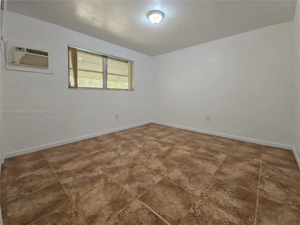 $2,500 | 201 Southwest 30th Court, Unit 201, Miami, FL 33135
