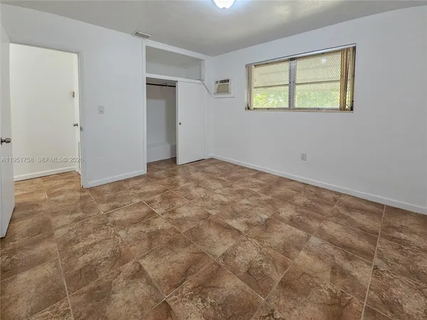 $2,500 | 201 Southwest 30th Court, Unit 201, Miami, FL 33135