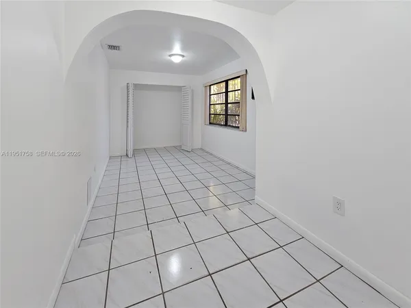 $2,500 | 201 Southwest 30th Court, Unit 201, Miami, FL 33135