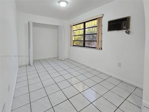 $2,500 | 201 Southwest 30th Court, Unit 201, Miami, FL 33135