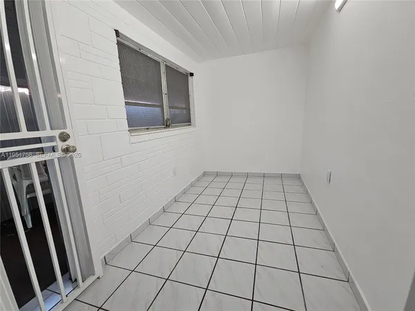 $2,500 | 201 Southwest 30th Court, Unit 201, Miami, FL 33135