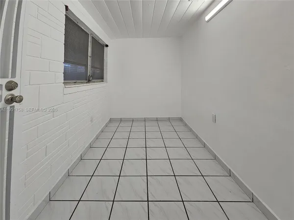 $2,500 | 201 Southwest 30th Court, Unit 201, Miami, FL 33135