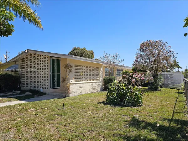 $2,500 | 201 Southwest 30th Court, Unit 201, Miami, FL 33135