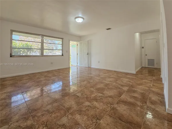 $2,500 | 201 Southwest 30th Court, Unit 201, Miami, FL 33135