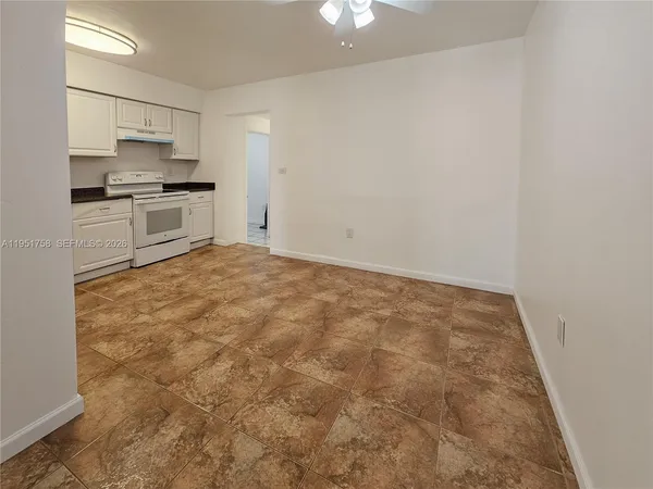 $2,500 | 201 Southwest 30th Court, Unit 201, Miami, FL 33135