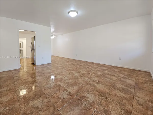 $2,500 | 201 Southwest 30th Court, Unit 201, Miami, FL 33135