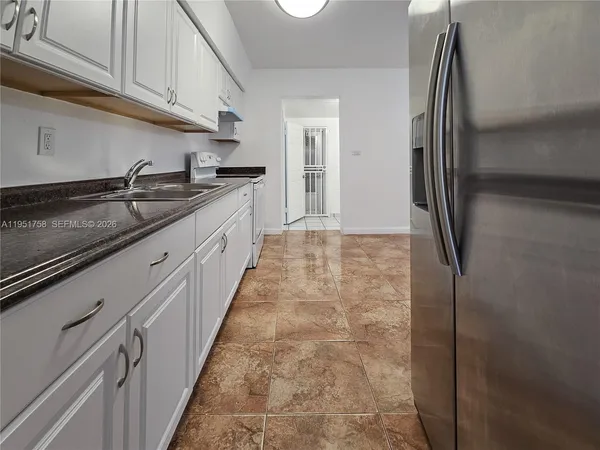 $2,500 | 201 Southwest 30th Court, Unit 201, Miami, FL 33135