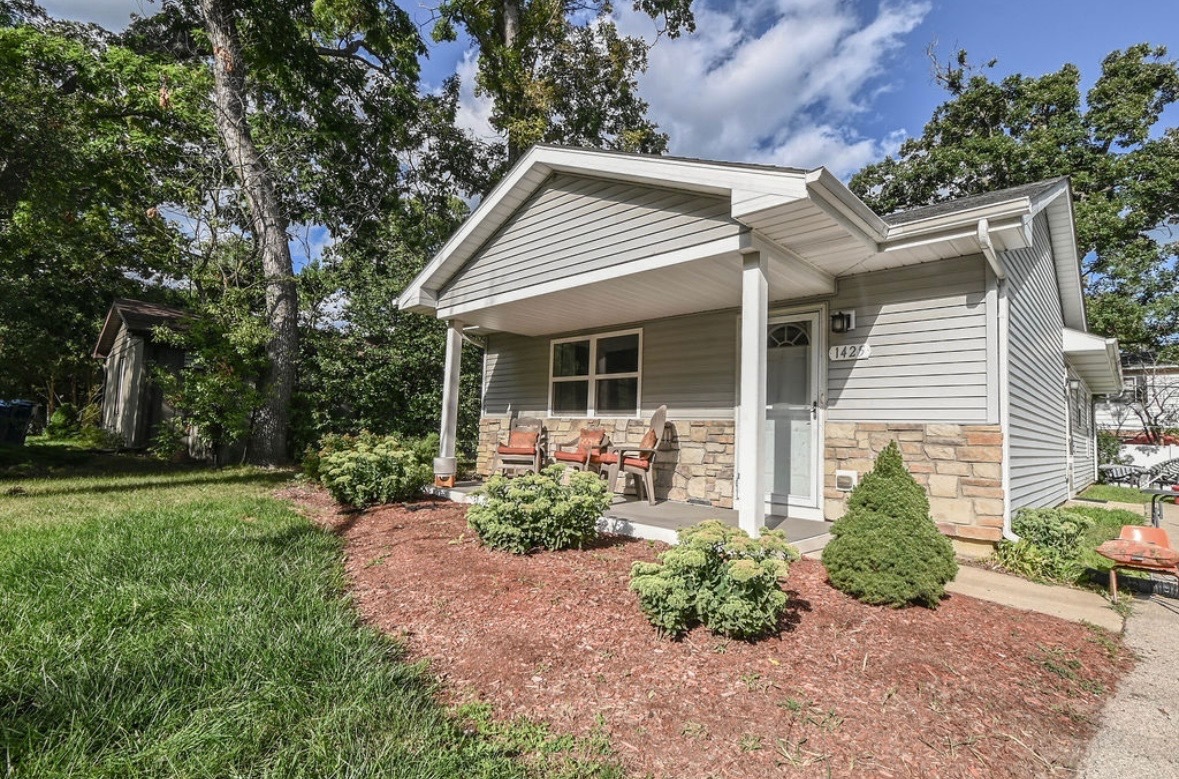 1425 North McAree Road Waukegan, IL 60085 - Photo 1 of 13