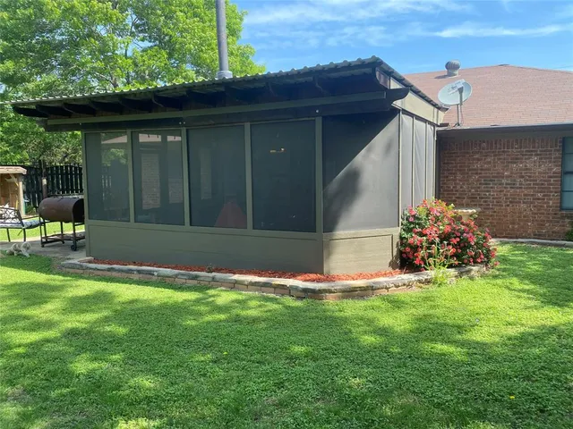 $264,999 | 600 East Elm Street, Glen Rose, TX 76043