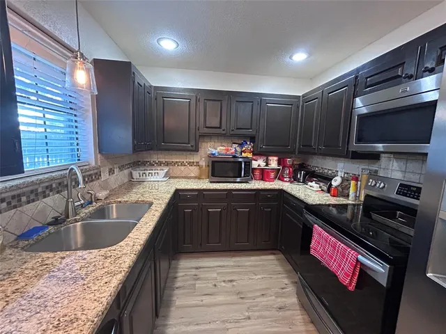 $264,999 | 600 East Elm Street, Glen Rose, TX 76043