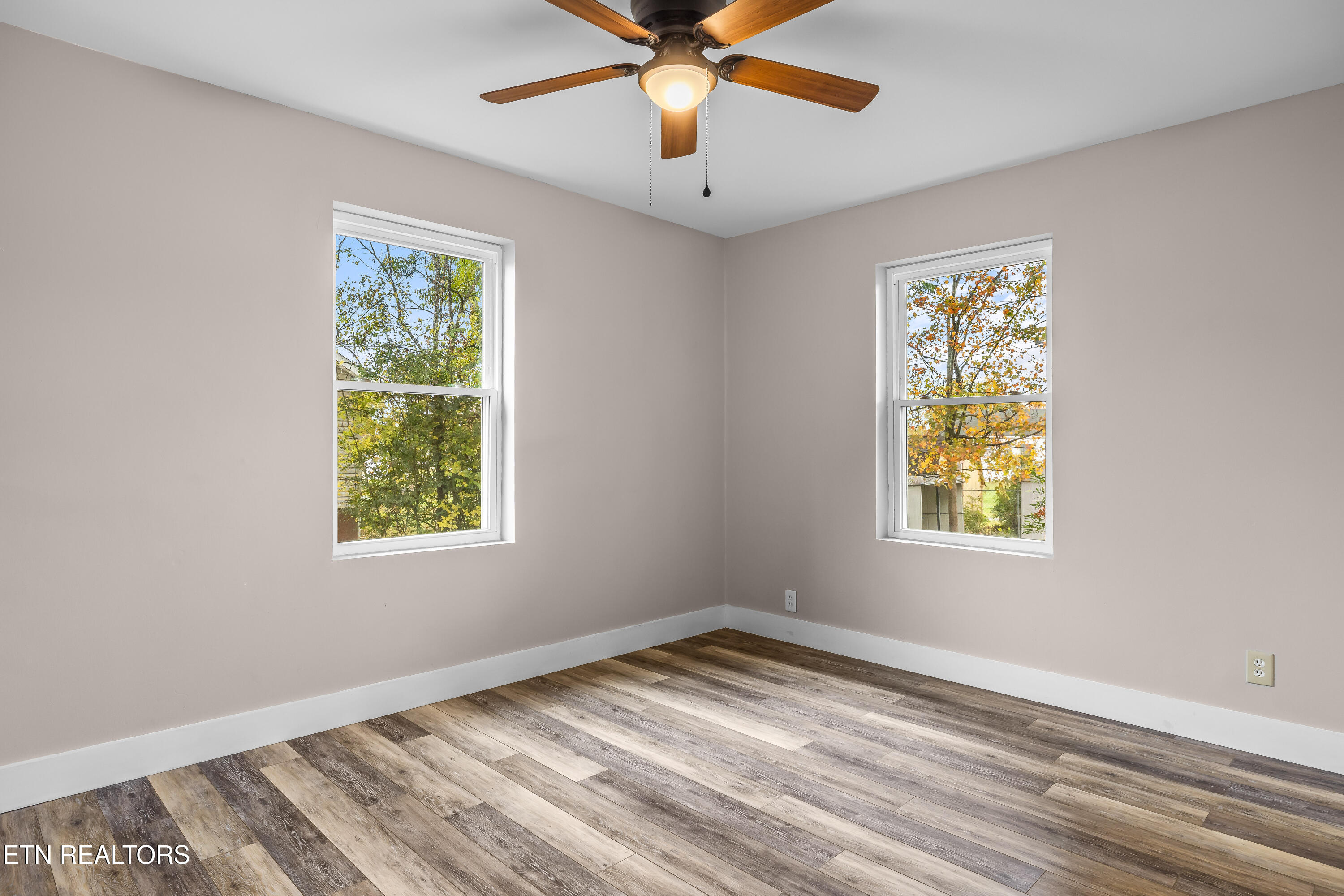 1907 Crest Road Maryville, TN 37804 - Photo 21 of 34 Bedroom 2