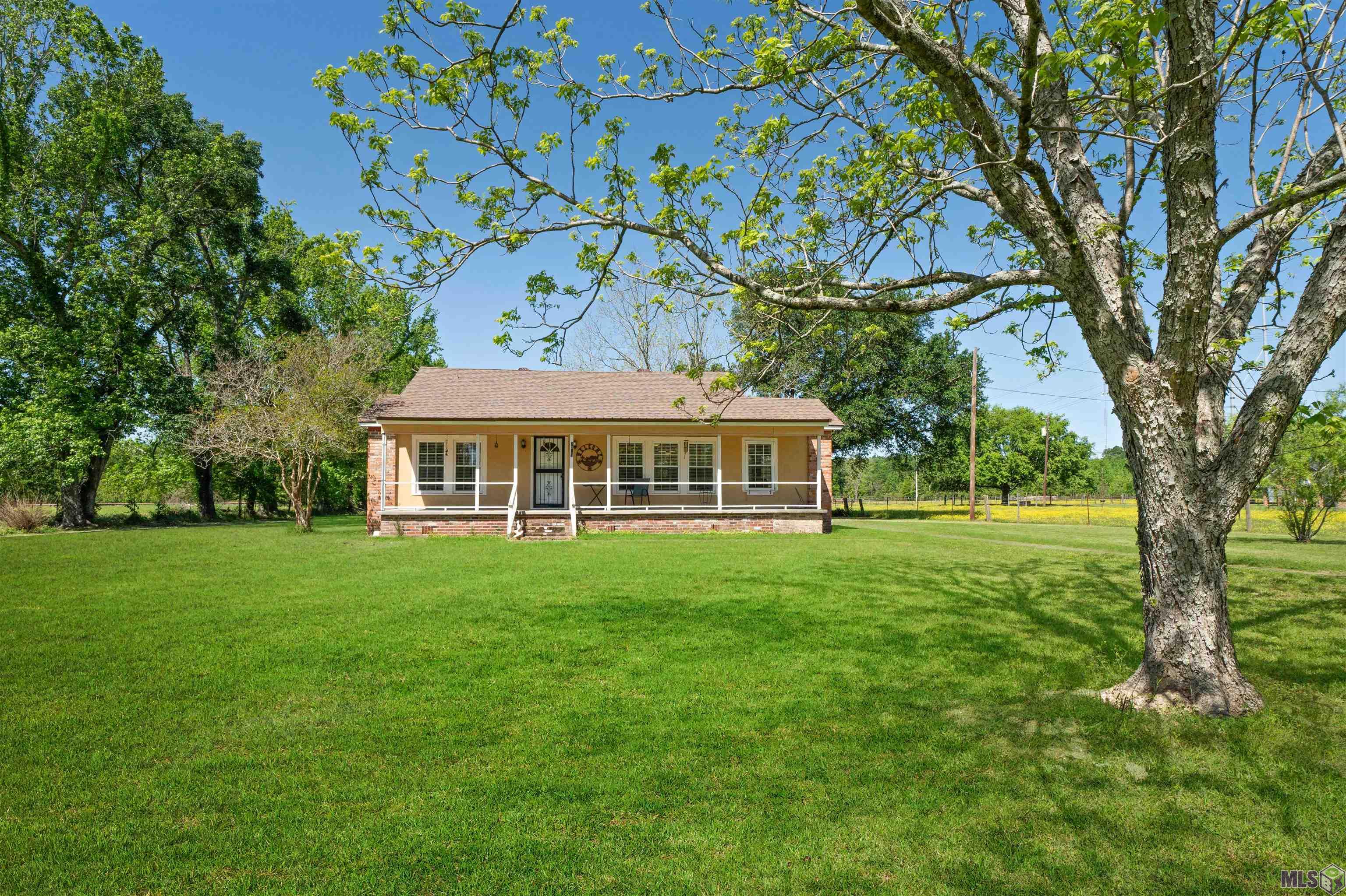 2015 Old Baker Road Baker, LA 70714 - Photo 1 of 28