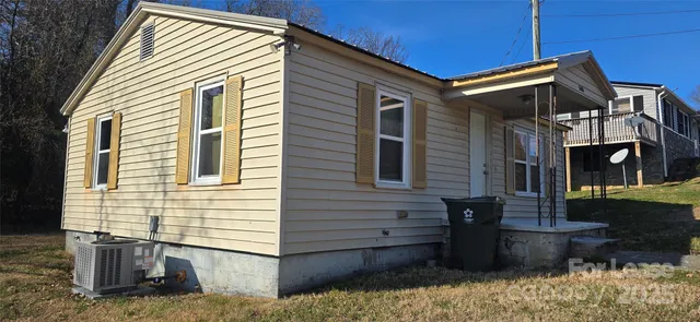 $1,250 | 500 Dogwood, Hudson, NC 28638