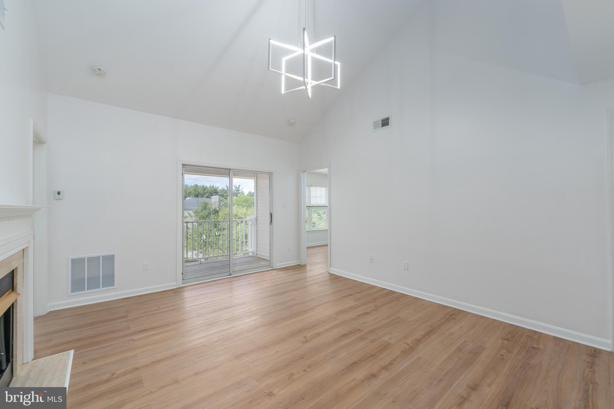 9060 Gracious End Court, Unit 301 Columbia, MD 21046 - Photo 4 of 25