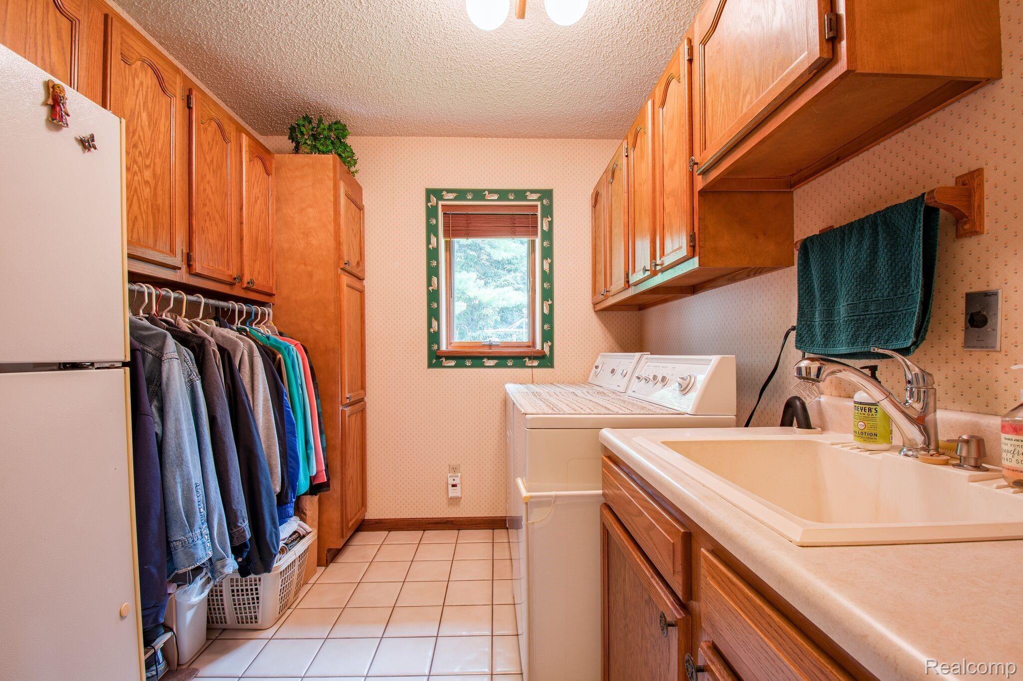 3333 Hasler Lake Road Lapeer, MI 48446 - Photo 15 of 35 z0NV8zgn.jpeg