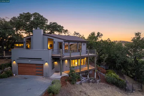 $2,850,000 | 2 Leeward Glen, Lafayette, CA 94549