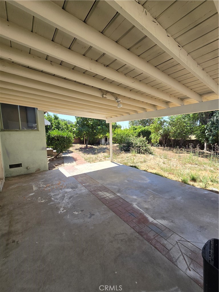 237 West Van Koevering Street Rialto, CA 92376 - Photo 4 of 9