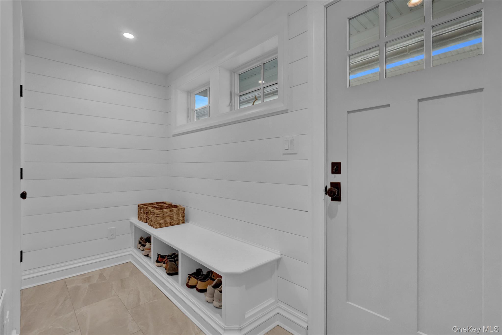 99 Parkside Drive Point Lookout, NY 11569 - Photo 20 of 50 a bathroom with a bathtub